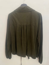 Carregar imagem no visualizador da galeria, Camisa bombazina kaki
