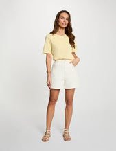 Carregar imagem no visualizador da galeria, T-shirt Morgan flores bordadas amarelo
