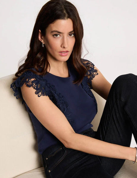 Blusa Morgan marinho com detalhe renda