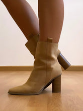 Carregar imagem no visualizador da galeria, Botim camel salto Corina
