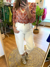 Carregar imagem no visualizador da galeria, Blusa florzinhas laranja com folho
